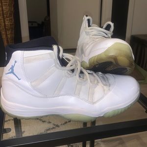 Air Jordan 11 Retro Legend Blue